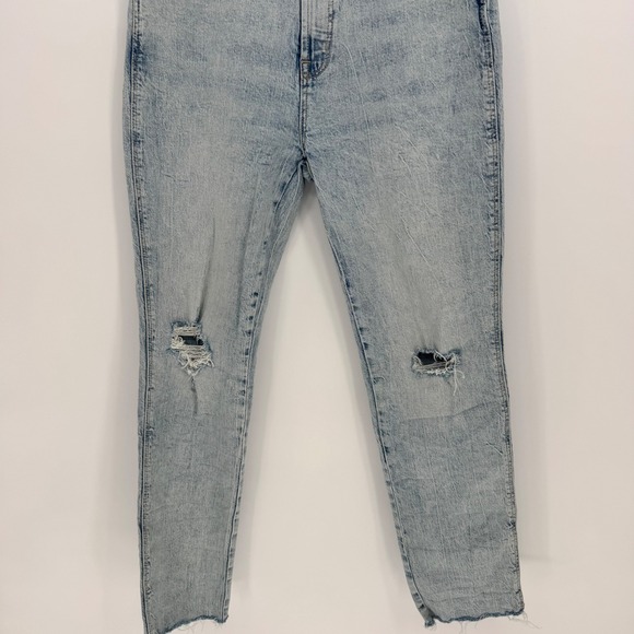 Old Navy‎ High Rise Vintage Slim Acid Wash Distressed Jeans Women Size 8 - Picture 3 of 7